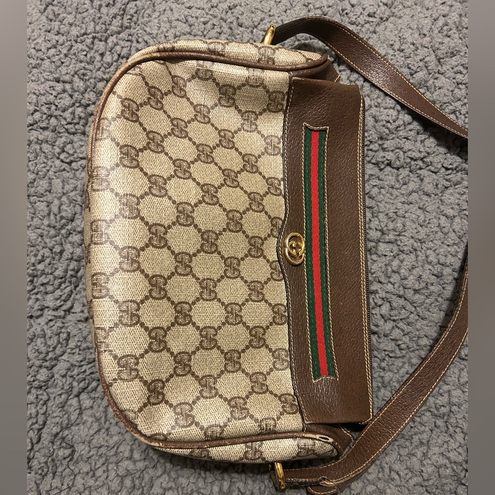 Authentic Gucci purse could be worn as Crossbody